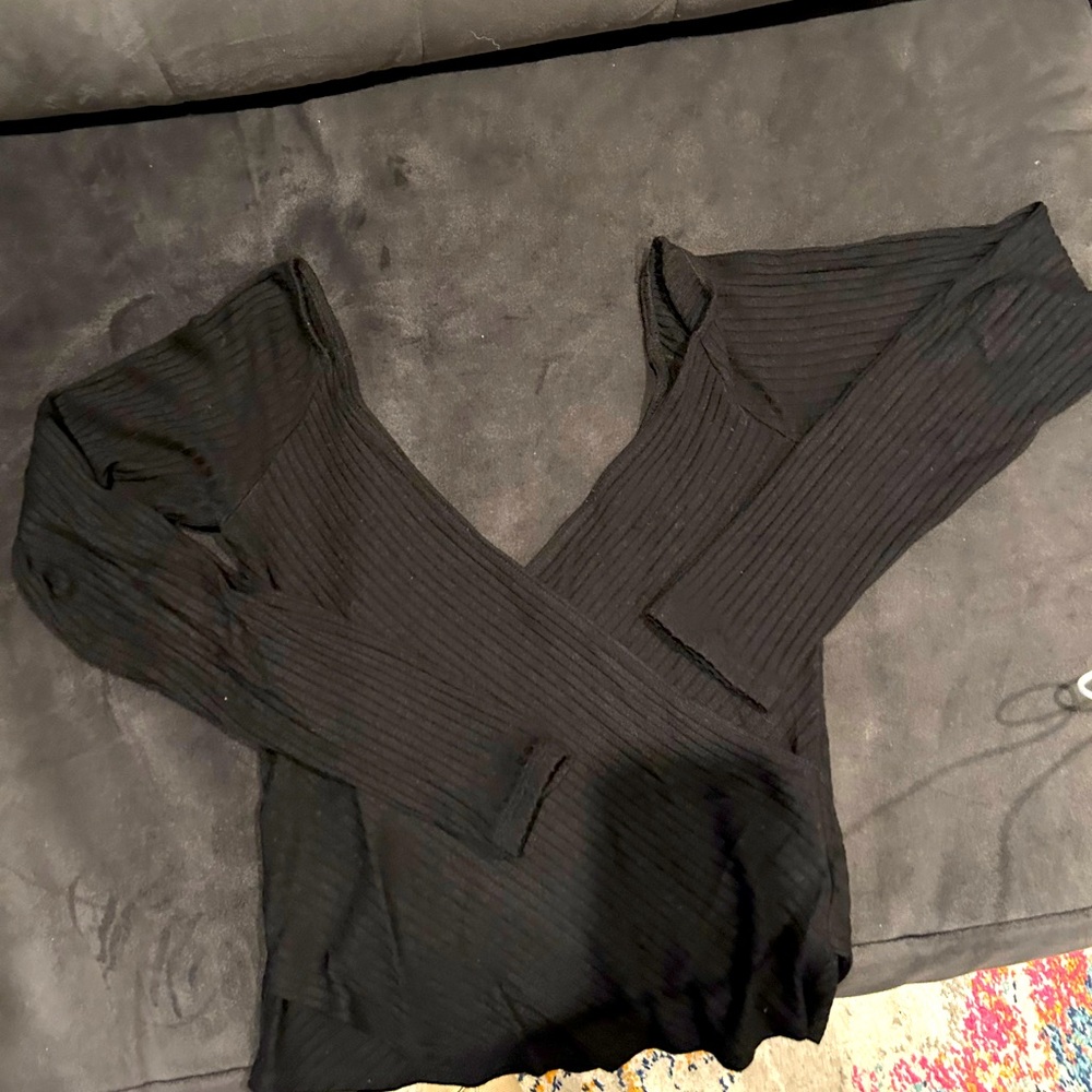 Reformation rubbed stretch wrap v-neck top.